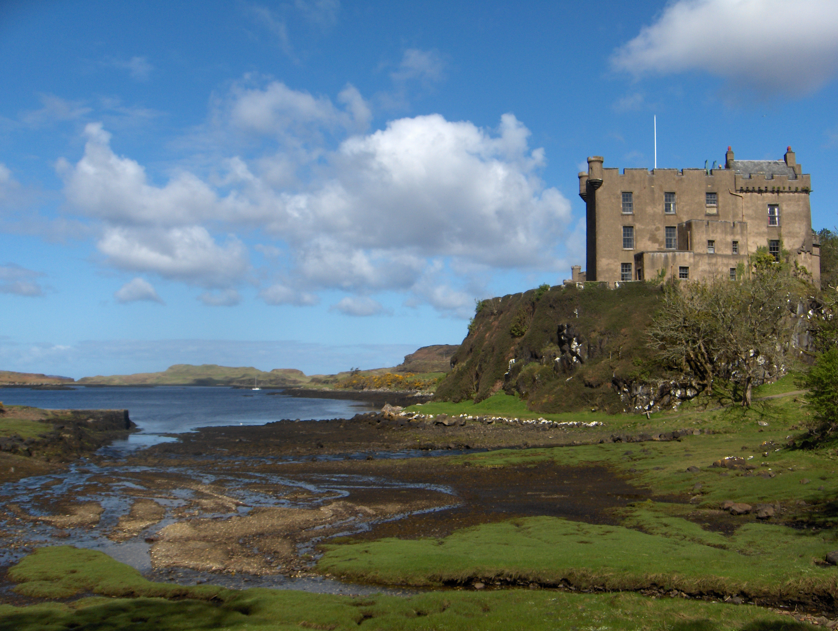 dunvegan castle fairy flag